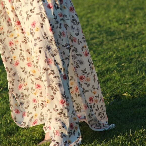 (CLEARANCE)Floral. Button-Down Maxi Dress - Picture 7 of 8